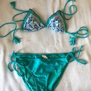 Top - Large.   Bottoms - Medium